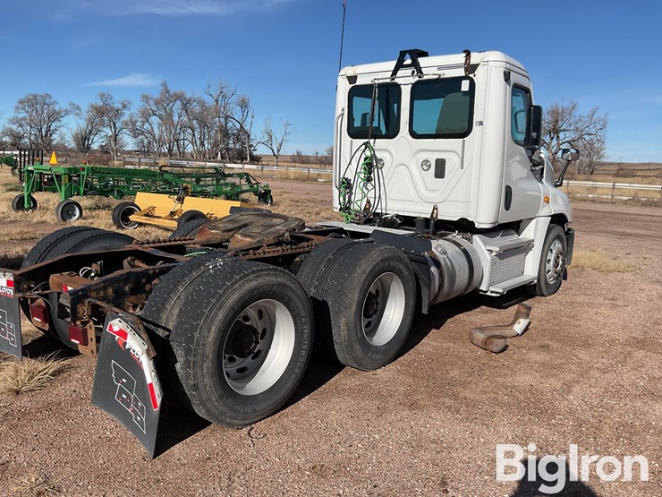 freightliner-cascadia-125-image-5
