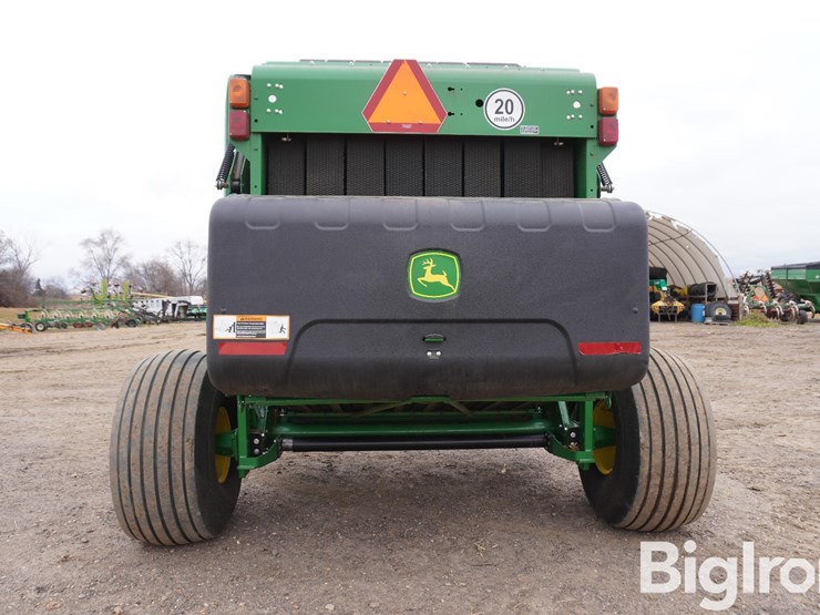 2024-john-deere-561m-image-6