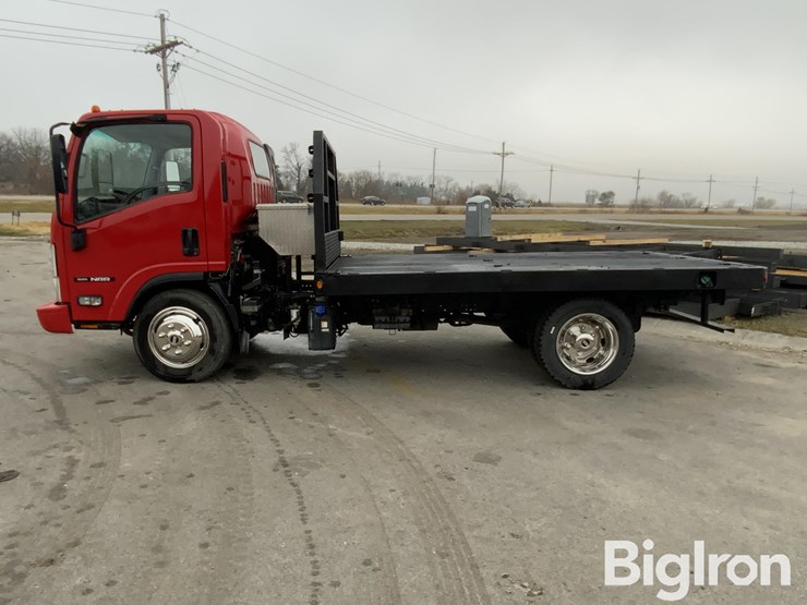 2016-isuzu-nrr-image-8