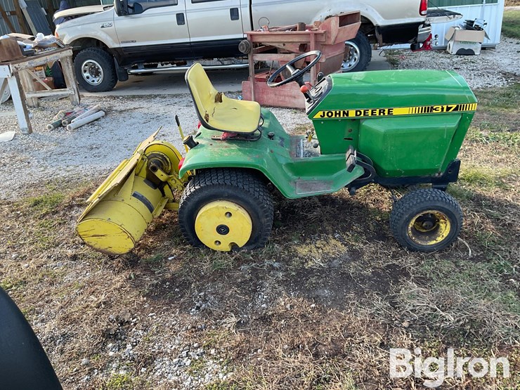 1980-john-deere-317-image-4