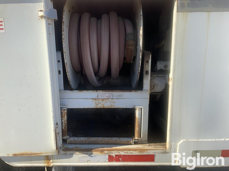 international-4900-image-16