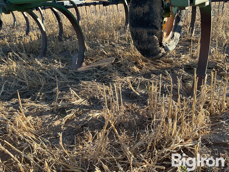 john-deere-100-image-13