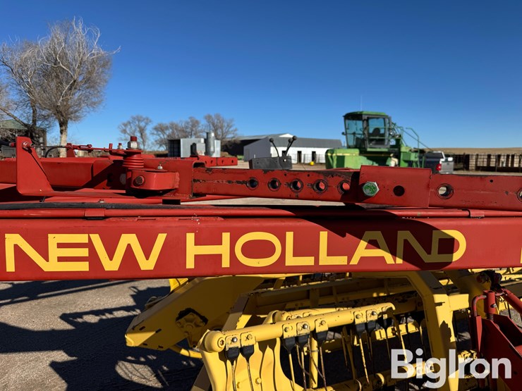 new-holland-216-image-20
