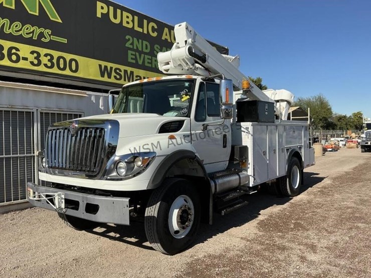 2013-international-7400-image-2