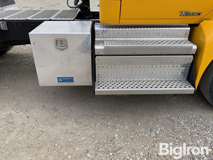2021-kenworth-t680-image-14