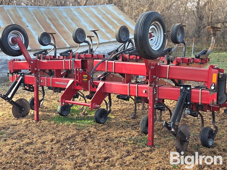 case-ih-1830-image-1