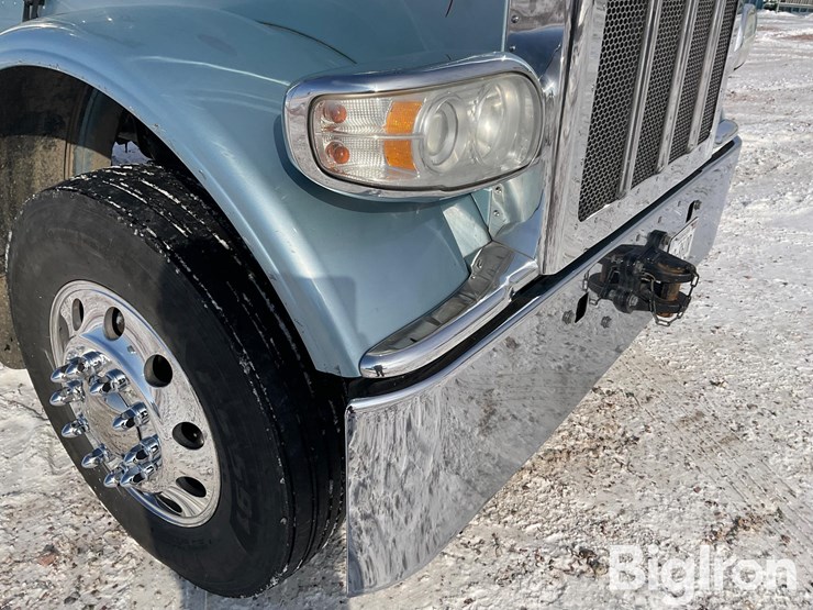 2018-peterbilt-389-image-13