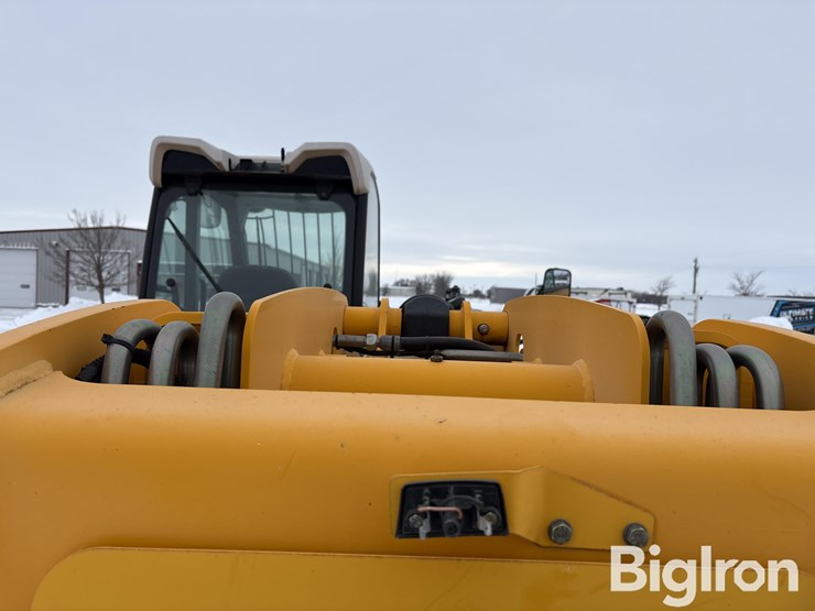 jcb-550-140-image-15