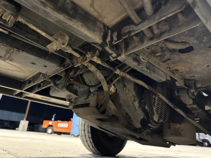 2010-ez-go-sport-2+2-golf-cart-image-22