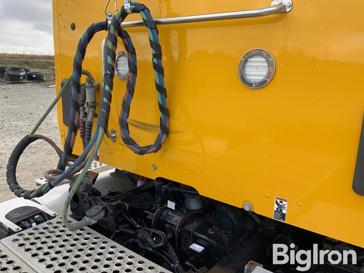 2021-kenworth-t680-image-17