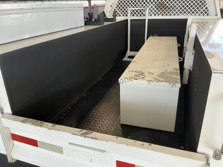 2015-chevrolet-silverado-2500hd-image-9