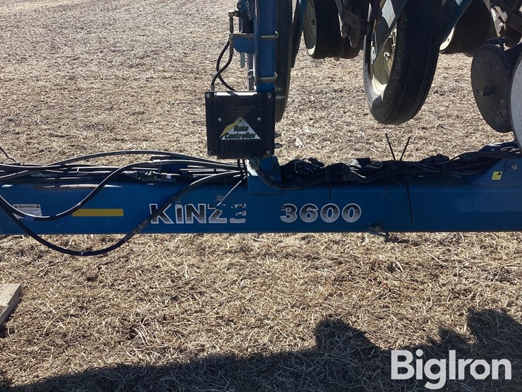 2002-kinze-3600-image-12