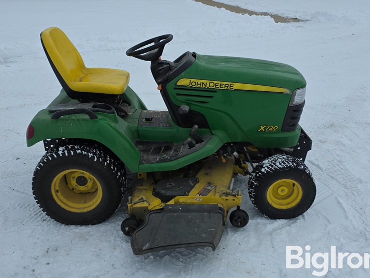 john-deere-x720-image-4