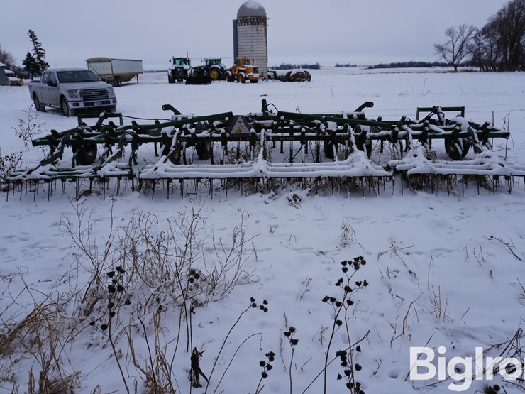 john-deere-24-image-6