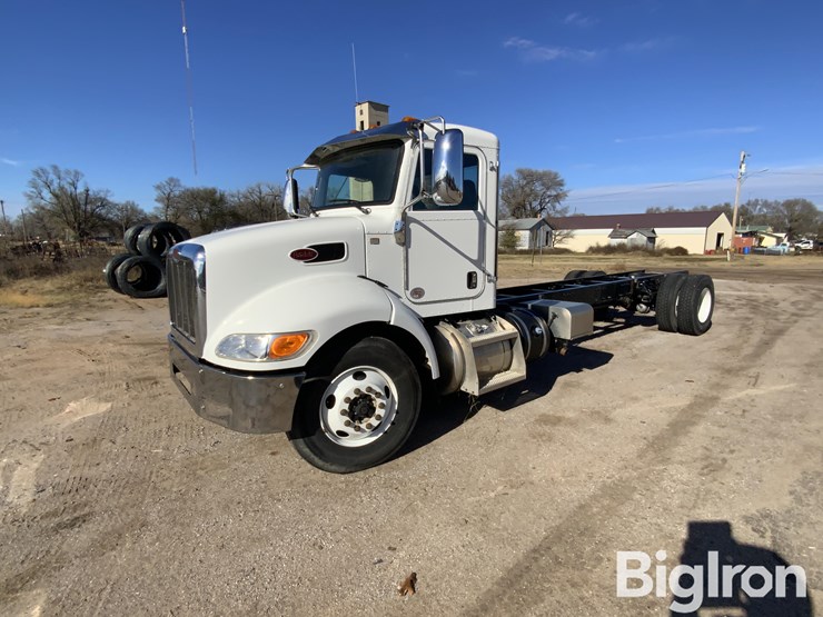 peterbilt-337-image-1