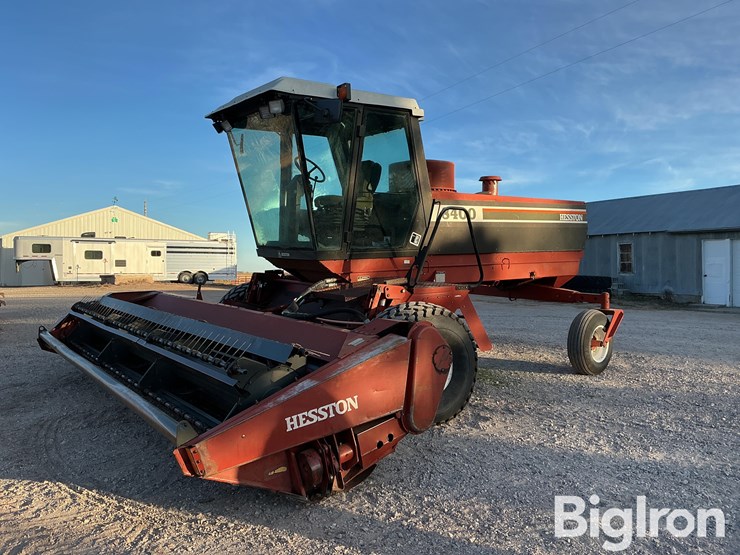 1992-hesston-8400-image-1