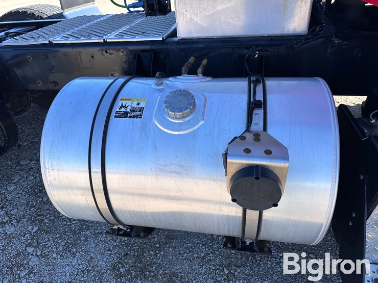 2019-kenworth-t680-image-17