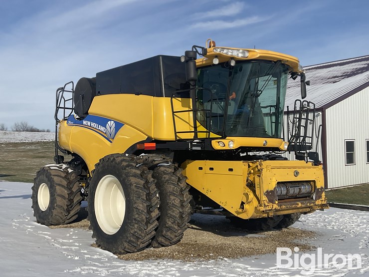 new-holland-cr8090-image-3