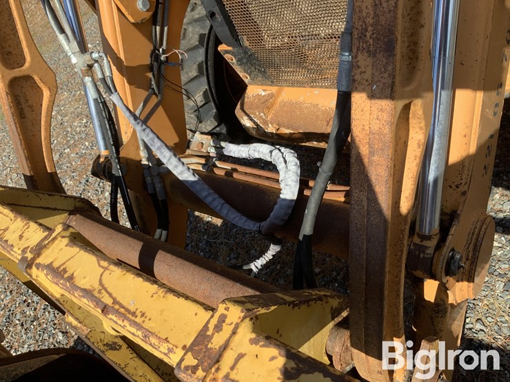 2007-case-580m-image-10