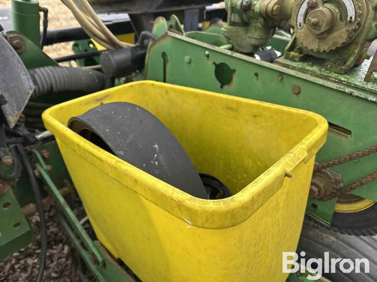 john-deere-1760-image-11