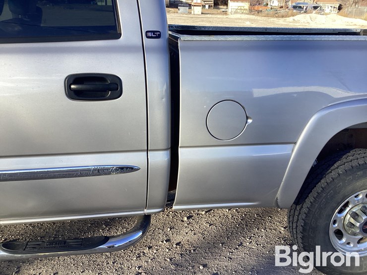 2004-gmc-k2500-image-9