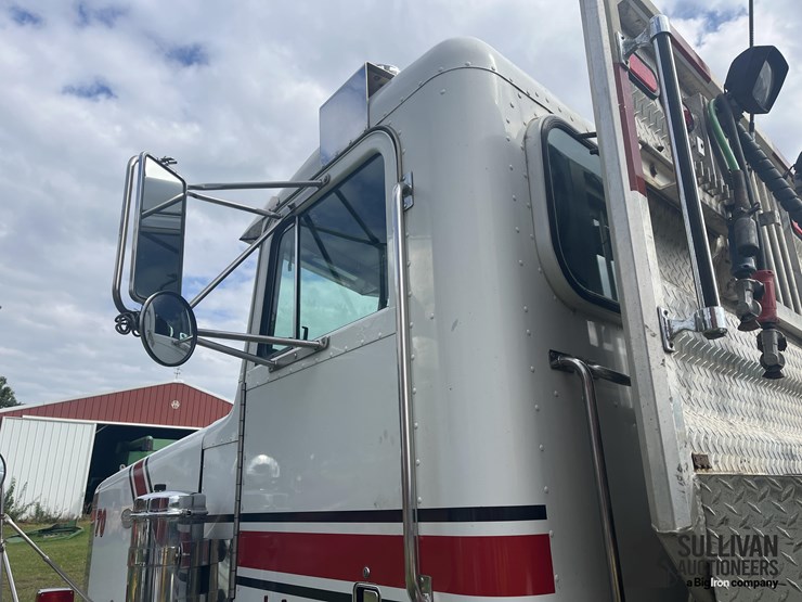 1998-peterbilt-378-image-15