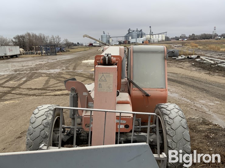 2012-sky-trak-8042-image-2