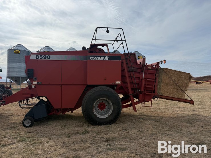case-ih-8590-image-8