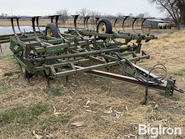 john-deere-18-image-3