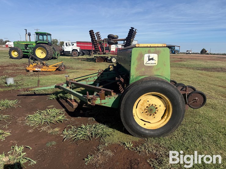 john-deere-8200-image-8