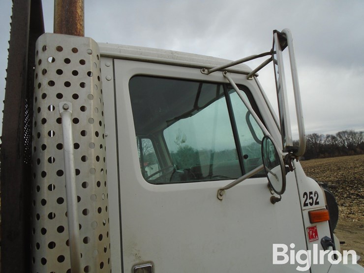 international-4700-image-12