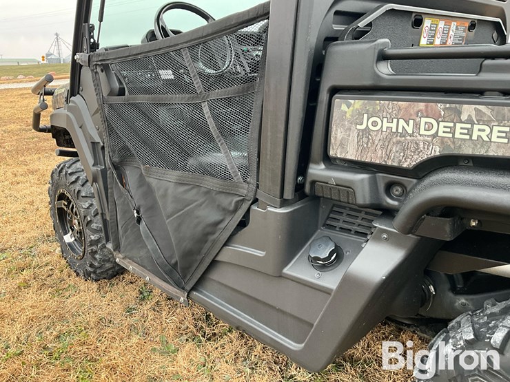 john-deere-gator-image-15