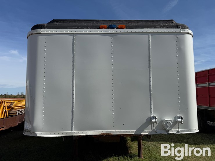 1979-44'-tri/a-aluminum-horse-trailer-w/living-quarters-image-2