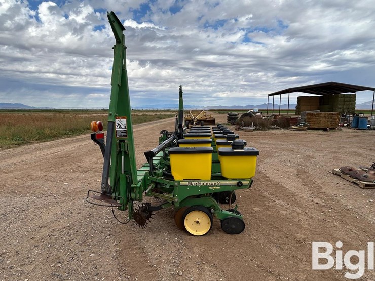 john-deere-7300-image-8