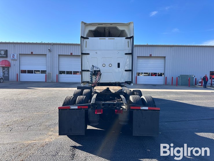 2016-international-prostar-image-6