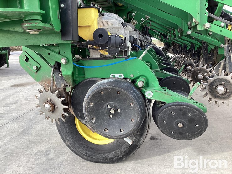 john-deere-1790-image-17