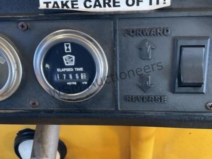 taylor-dunn-utility-cart-image-12