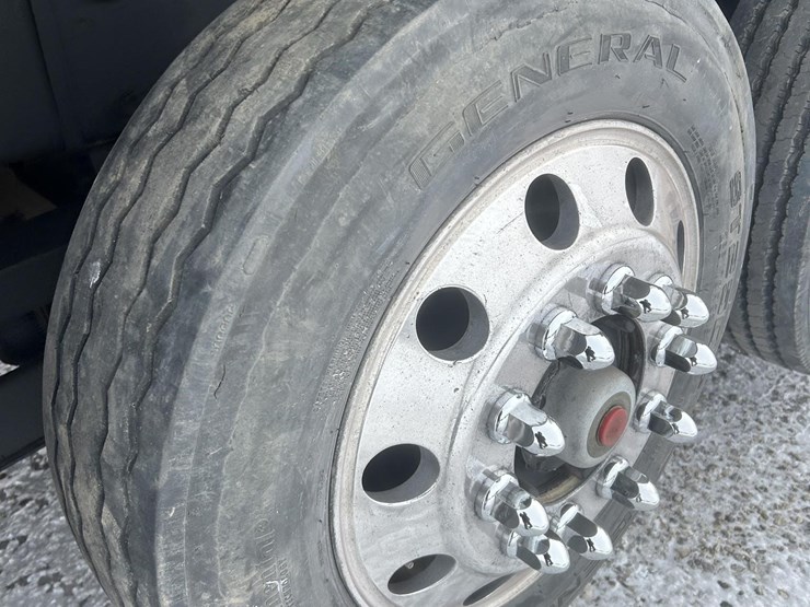 1997-peterbilt-357-image-19