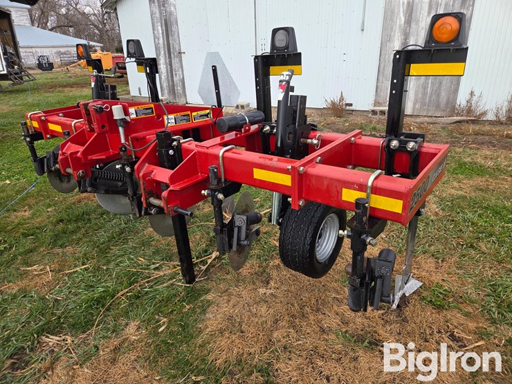 case-ih-2500-image-1