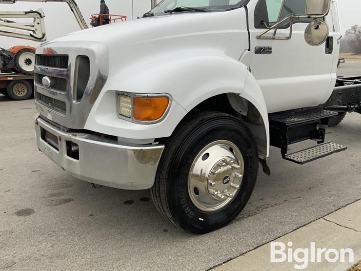 ford-f750-xl-image-15