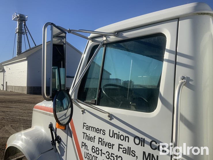 international-4900-image-12