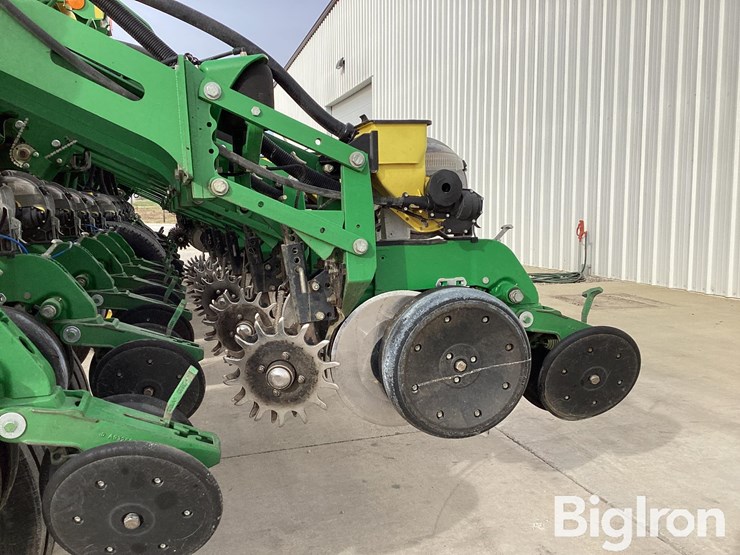 john-deere-1790-image-18