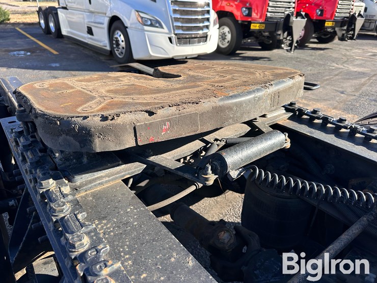 2016-international-prostar-image-17