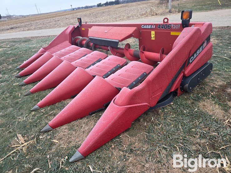 case-ih-4406-image-1