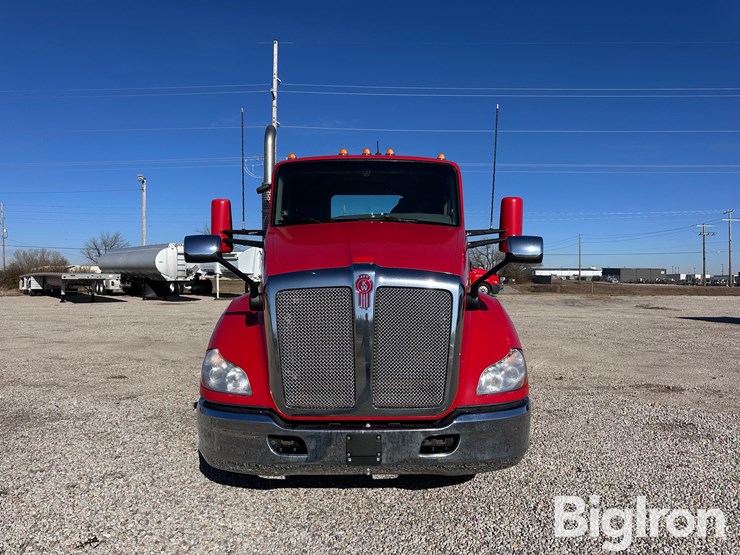 2019-kenworth-t680-image-2