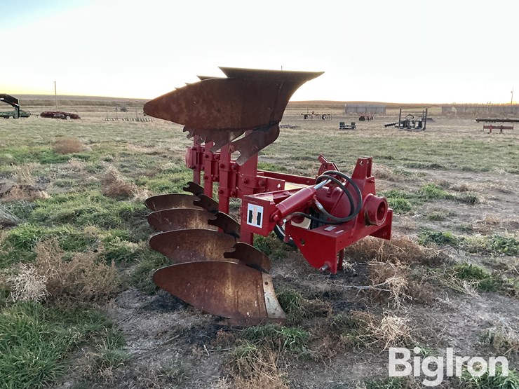 international-140-image-3