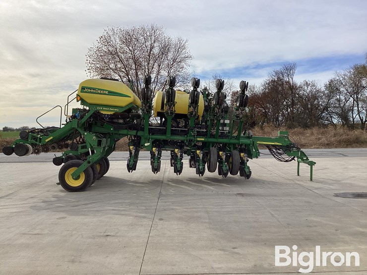 john-deere-1790-image-4