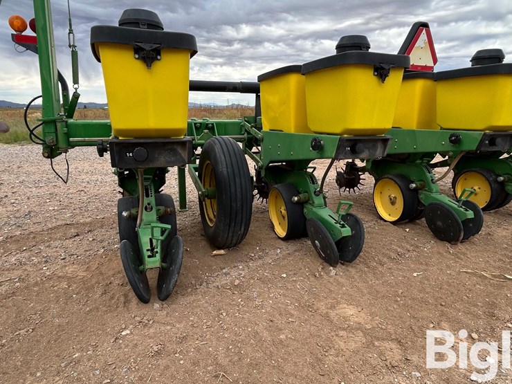 john-deere-7300-image-10