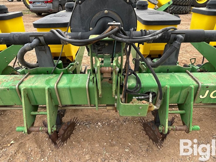 john-deere-7300-image-19