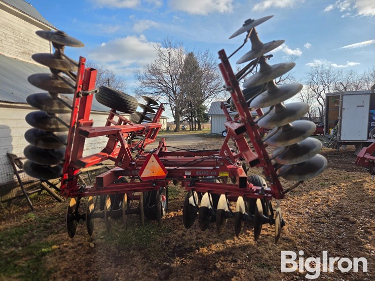 case-ih-3900-image-6